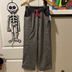 ✨Cherokee (NWT) Infiniti Women’s Contemporary Pants Petite Size XS✨